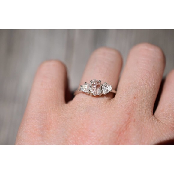 Raw Crystal Ring, Raw Stone Ring, Rings for Women, Stacking Ring, Raw Ge… - Picture 4 of 5